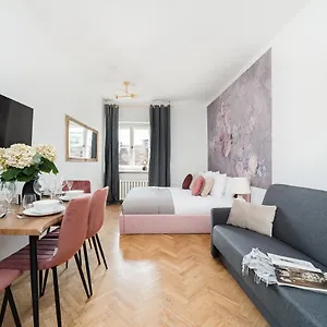 Gallery 7 - 6 Apartment
