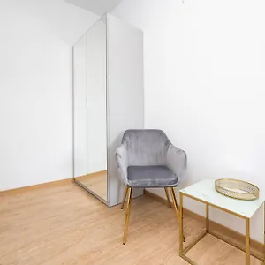 Gallery 7 - 7 Apartment